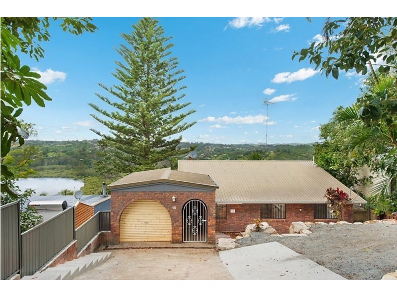 19 Broadwater Esplanade, Bilambil Heights NSW 2486