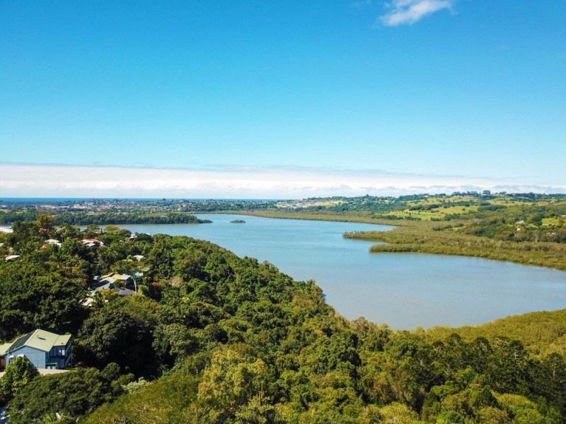 19 Broadwater Esplanade, Bilambil Heights NSW 2486