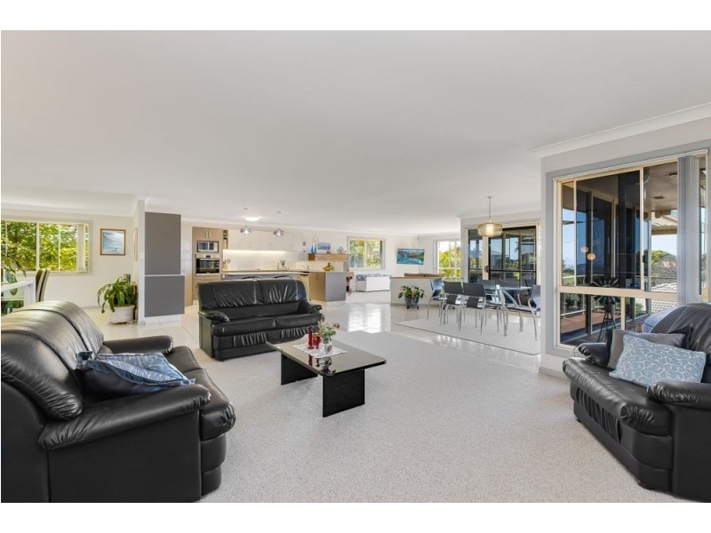 4 Buenavista Drive, Bilambil Heights NSW 2486