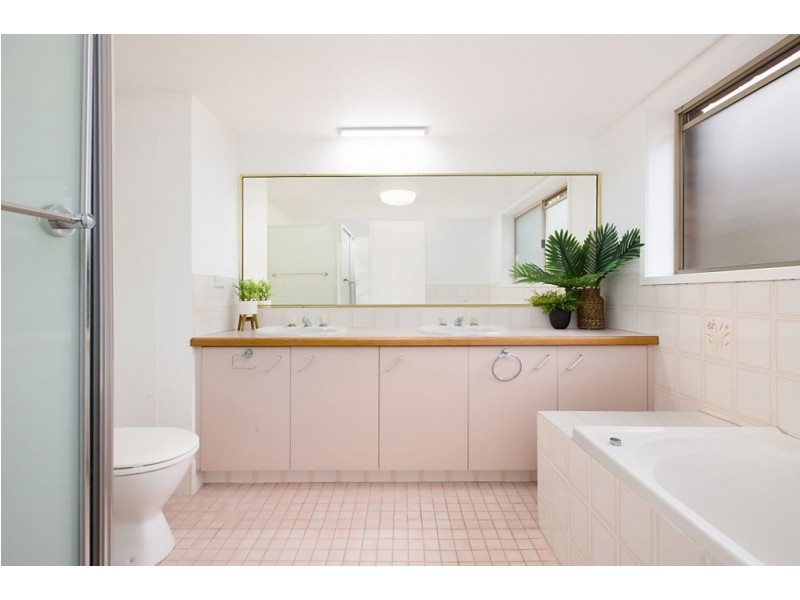 4/146 Pacific Parade, Bilinga QLD 4225