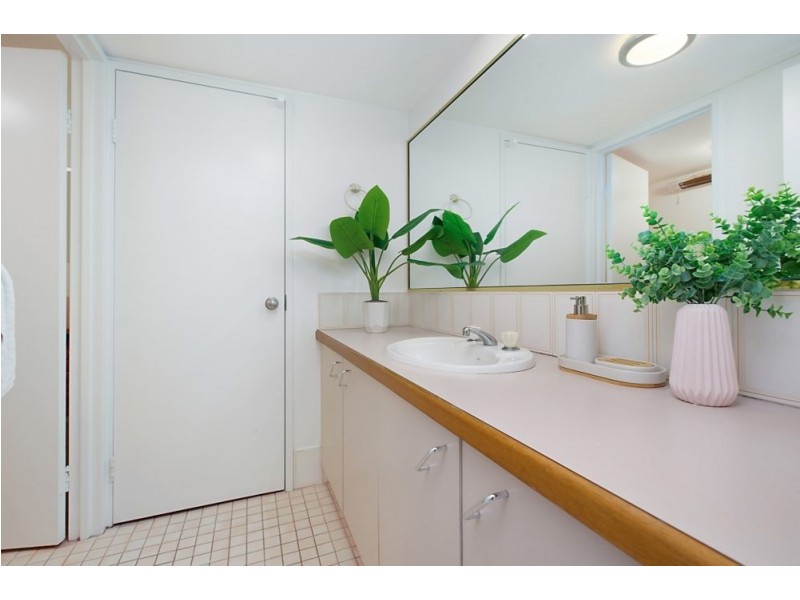 4/146 Pacific Parade, Bilinga QLD 4225