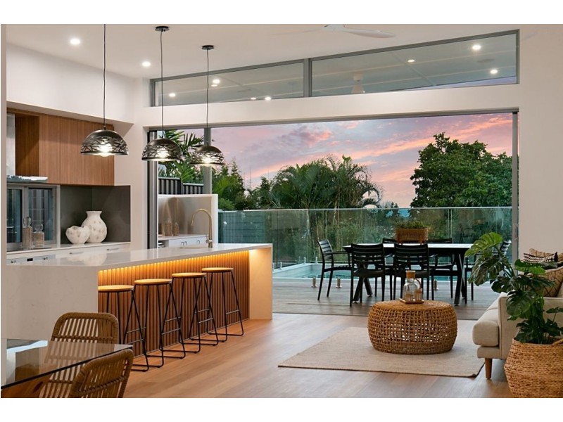 54 Rutledge Street, Coolangatta QLD 4225