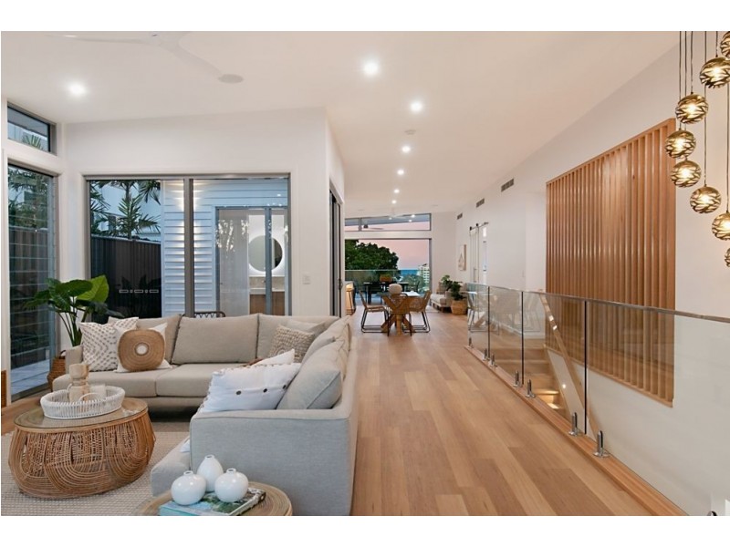 54 Rutledge Street, Coolangatta QLD 4225