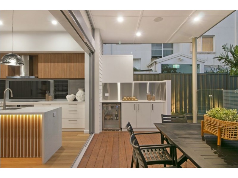 54 Rutledge Street, Coolangatta QLD 4225