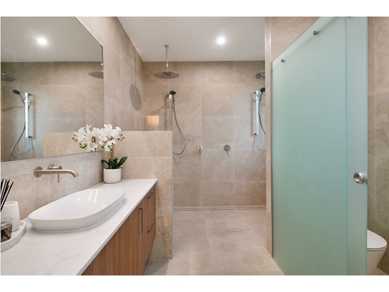 54 Rutledge Street, Coolangatta QLD 4225