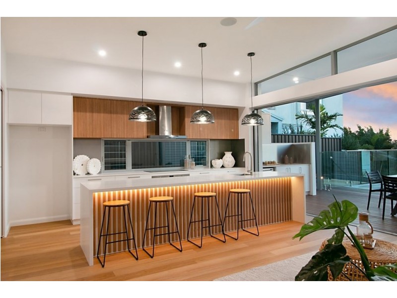 54 Rutledge Street, Coolangatta QLD 4225