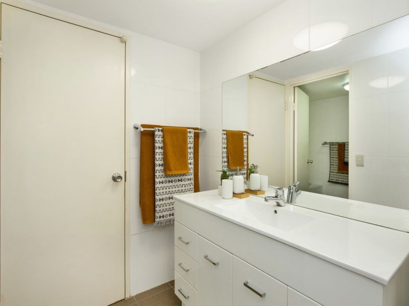 17/146 Pacific Parade, Bilinga QLD 4225