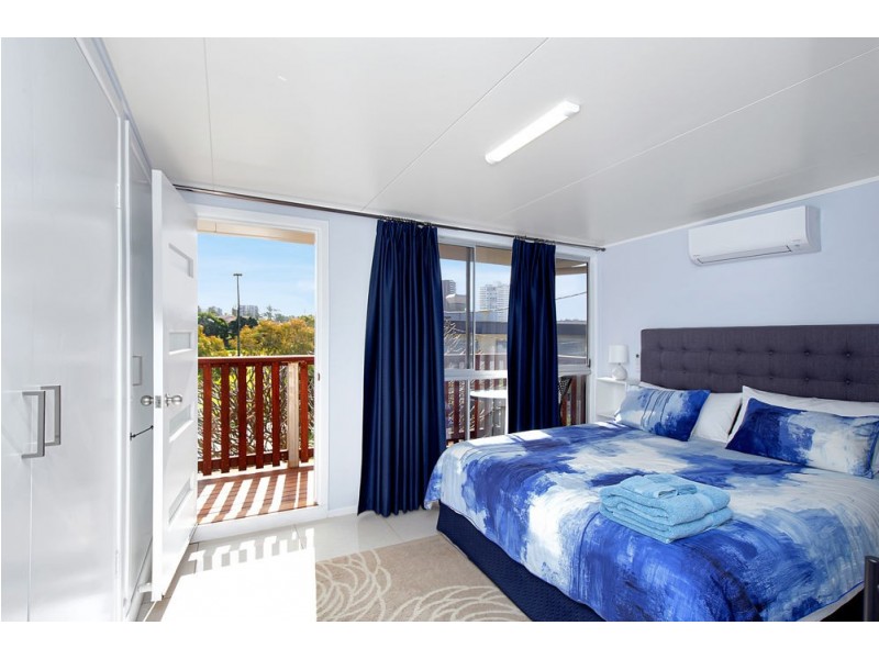 3/27 Dixon Street, Coolangatta QLD 4225