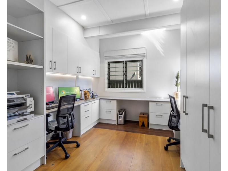 86 Dutton Street, Coolangatta QLD 4225