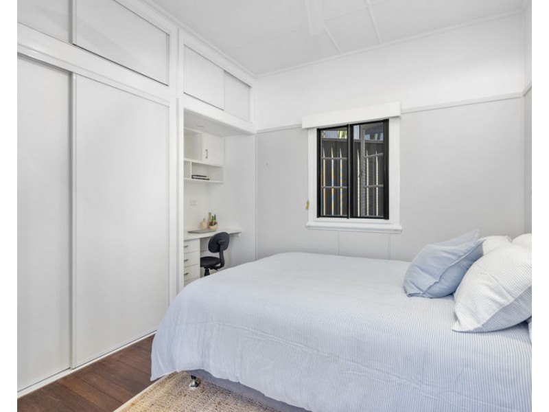 86 Dutton Street, Coolangatta QLD 4225