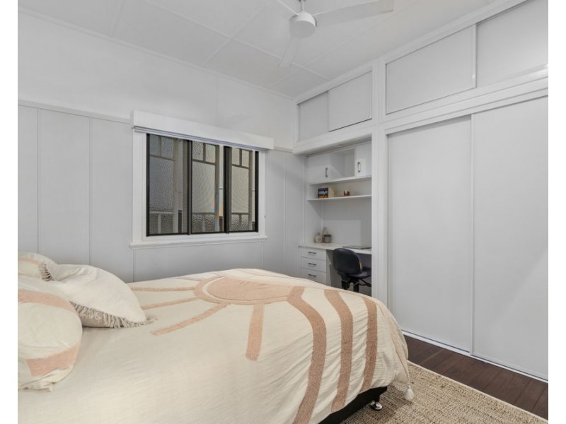 86 Dutton Street, Coolangatta QLD 4225