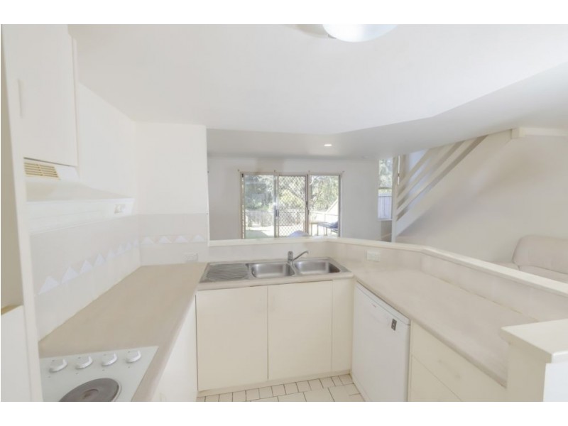 15/75 Brown Street, Labrador QLD 4215