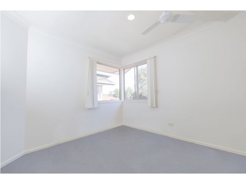 15/75 Brown Street, Labrador QLD 4215