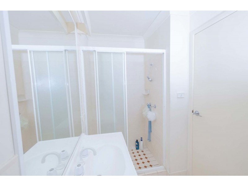 15/75 Brown Street, Labrador QLD 4215