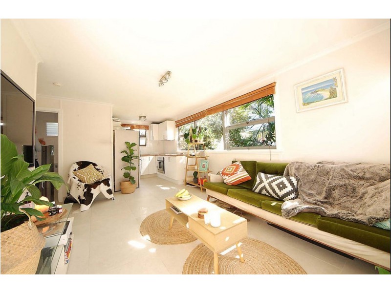 1/12 Lord Street, Coolangatta QLD 4225