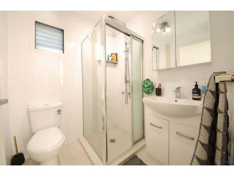 1/12 Lord Street, Coolangatta QLD 4225