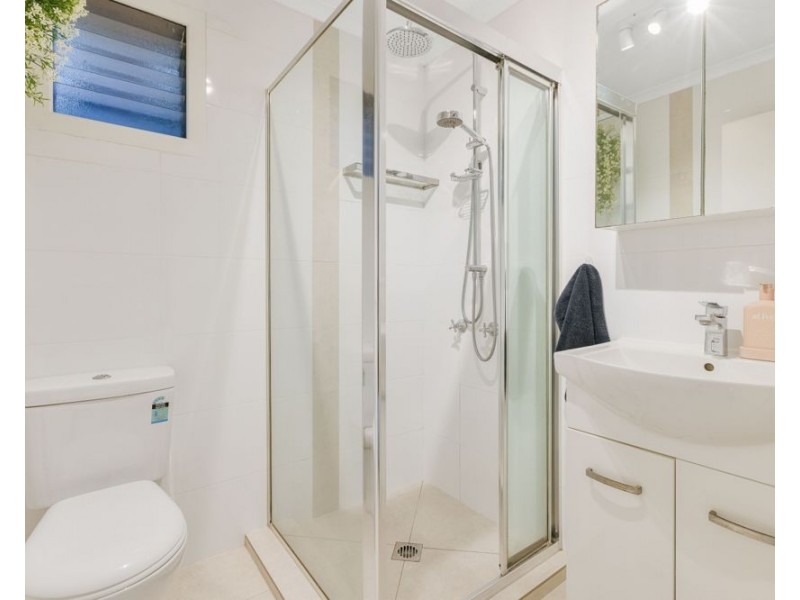 1/12 Lord Street, Coolangatta QLD 4225