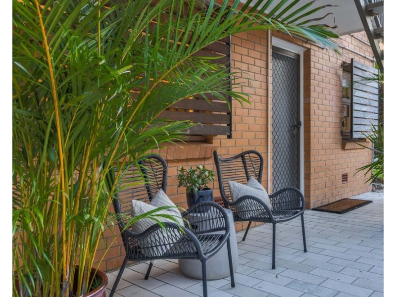 1/12 Lord Street, Coolangatta QLD 4225