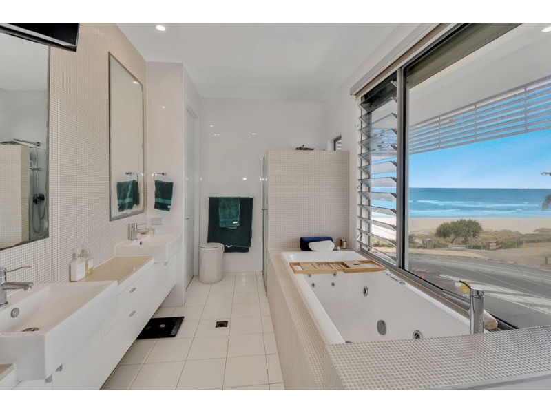 1/1 Tomewin Street, Currumbin QLD 4223
