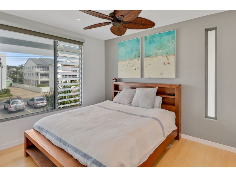 1/1 Tomewin Street, Currumbin QLD 4223