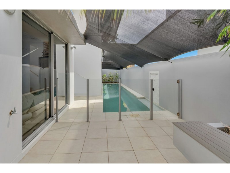 1/1 Tomewin Street, Currumbin QLD 4223