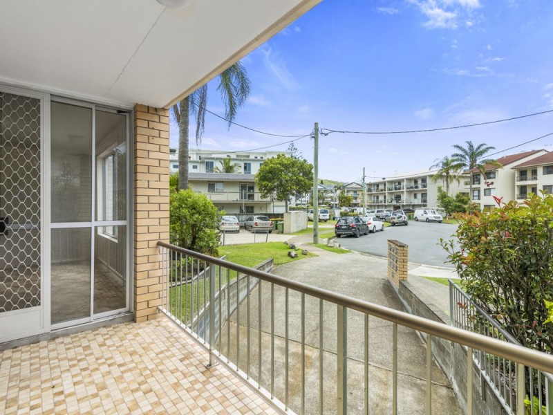 2/8 Nyrang Avenue, Palm Beach QLD 4221