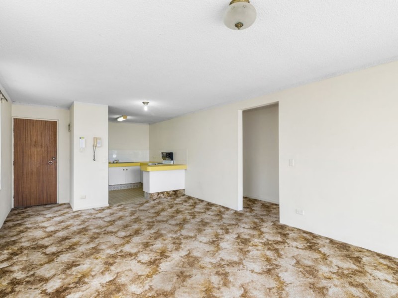 2/8 Nyrang Avenue, Palm Beach QLD 4221