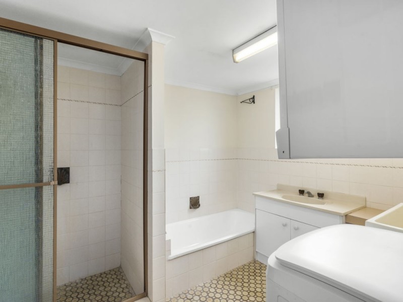 2/8 Nyrang Avenue, Palm Beach QLD 4221