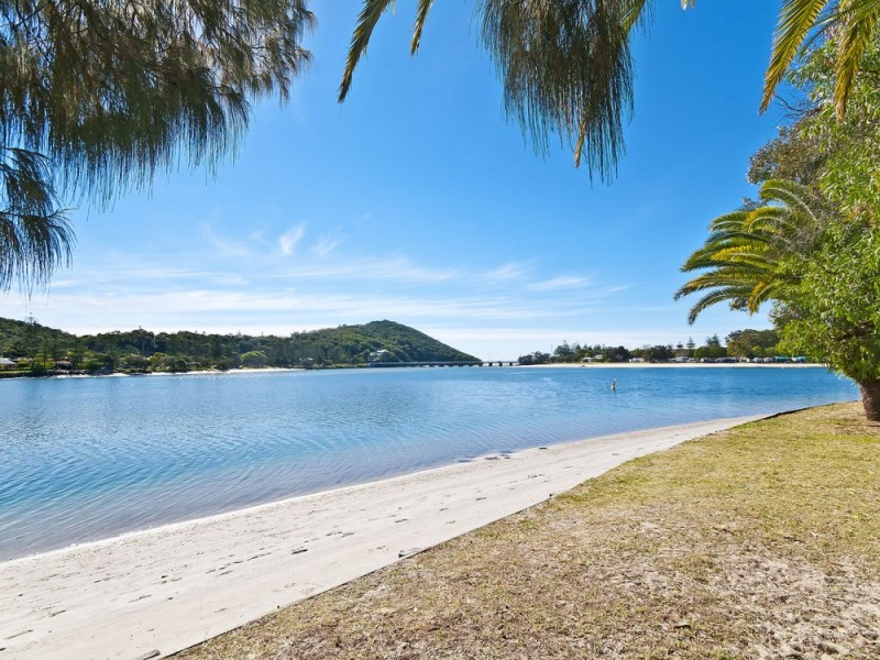 2/8 Nyrang Avenue, Palm Beach QLD 4221