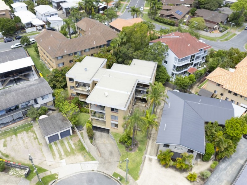 2/8 Nyrang Avenue, Palm Beach QLD 4221