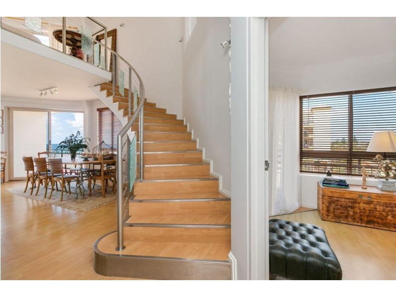 8/311 Golden Four Drive, Bilinga QLD 4225