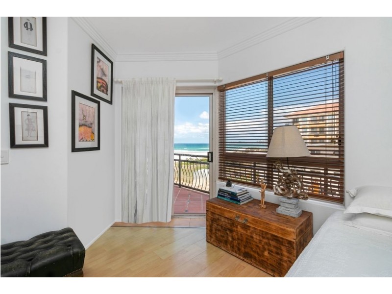 8/311 Golden Four Drive, Bilinga QLD 4225