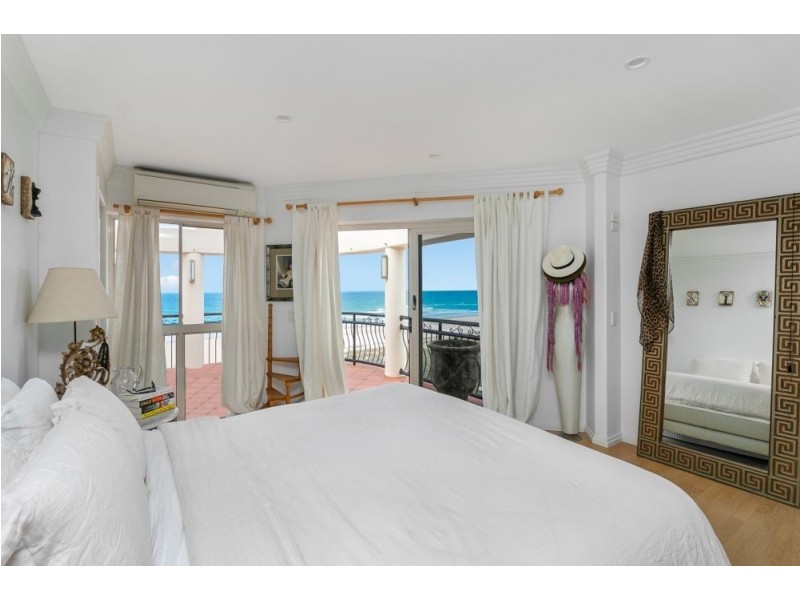 8/311 Golden Four Drive, Bilinga QLD 4225