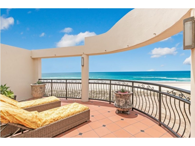 8/311 Golden Four Drive, Bilinga QLD 4225