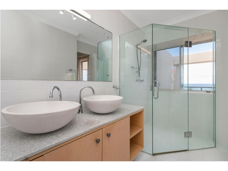 8/311 Golden Four Drive, Bilinga QLD 4225