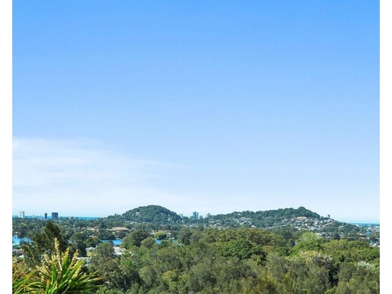 13 Hillcrest Avenue, Tweed Heads South NSW 2486