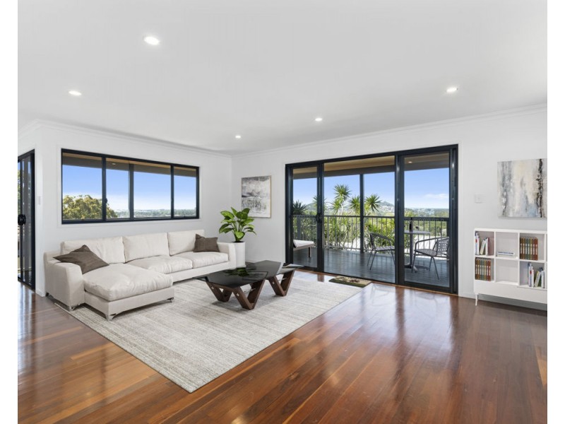 13 Hillcrest Avenue, Tweed Heads South NSW 2486