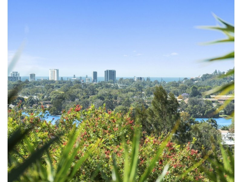 13 Hillcrest Avenue, Tweed Heads South NSW 2486