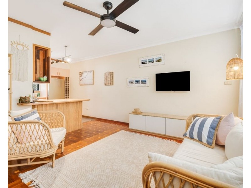 4/3 George St, Bilinga QLD 4225