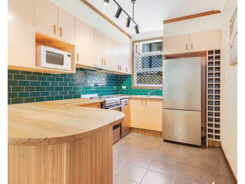 4/3 George St, Bilinga QLD 4225