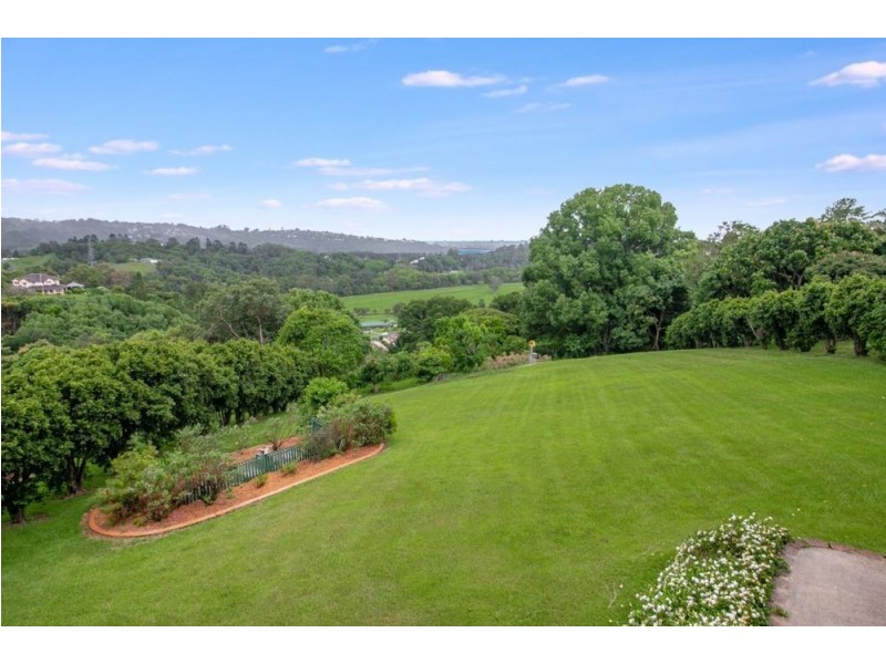 18 Highland Drive, Terranora NSW 2486