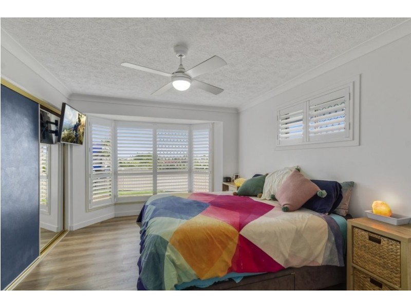27 Oakland Parade, Banora Point NSW 2486