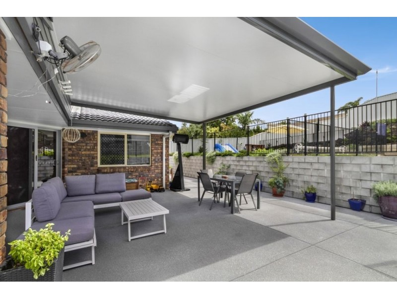 27 Oakland Parade, Banora Point NSW 2486