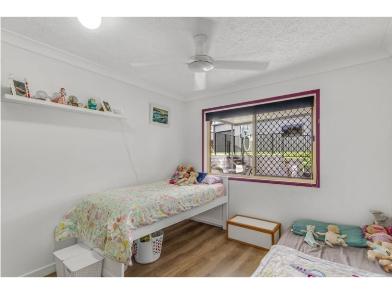 27 Oakland Parade, Banora Point NSW 2486