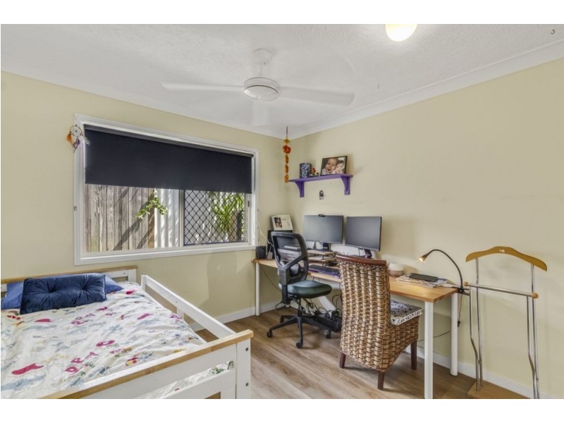 27 Oakland Parade, Banora Point NSW 2486