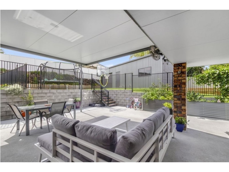 27 Oakland Parade, Banora Point NSW 2486