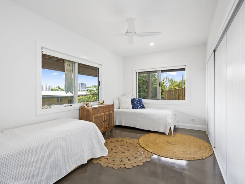 31 Rutledge Street, Coolangatta QLD 4225