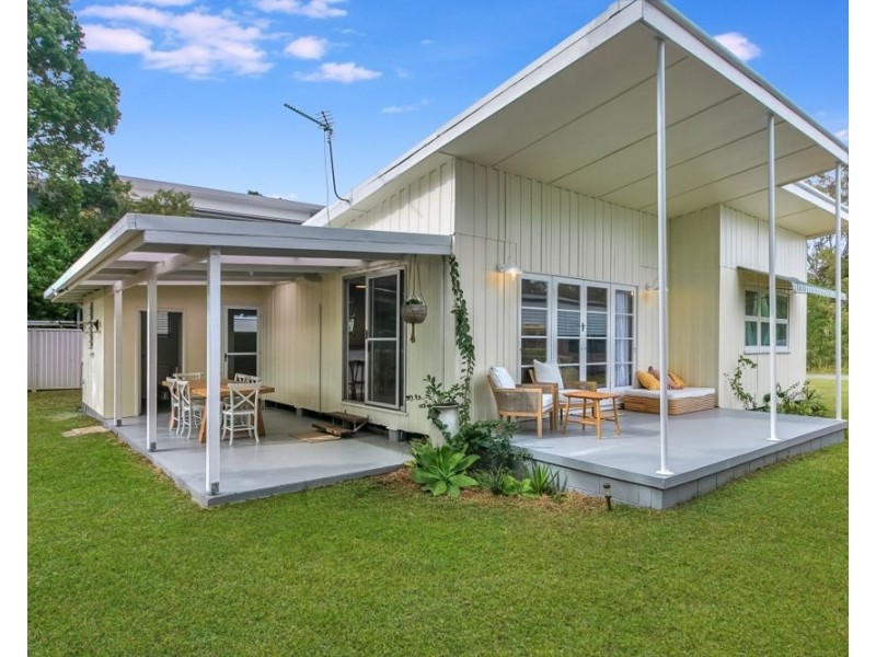 1 Wommin Lake Crescent, Fingal Head NSW 2487