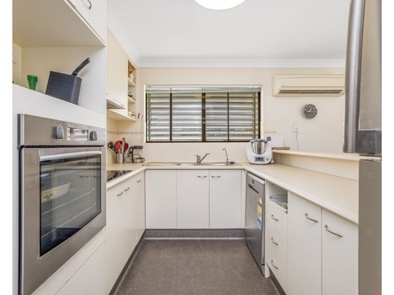3/3 Reed St, Coolangatta QLD 4225