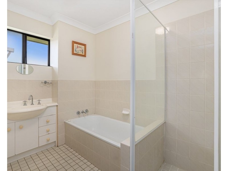 3/3 Reed St, Coolangatta QLD 4225